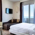 Universal Hotel 3*
