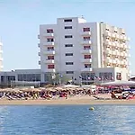Universal 3*