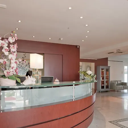 Ξενοδοχείο Universal Σενιγκάλια