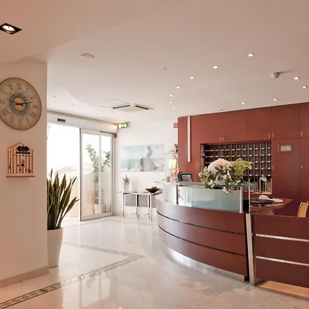 Ξενοδοχείο Universal 3*