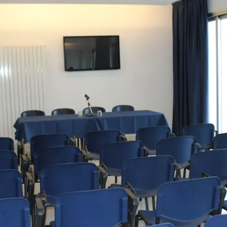 Ξενοδοχείο Universal Σενιγκάλια