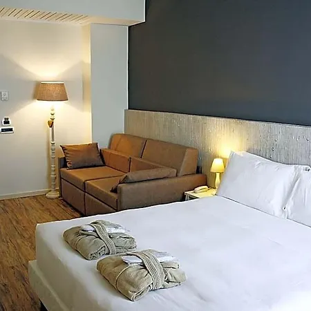 Universal 3*