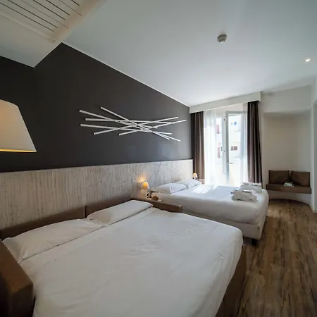 Universal Hotel 3*