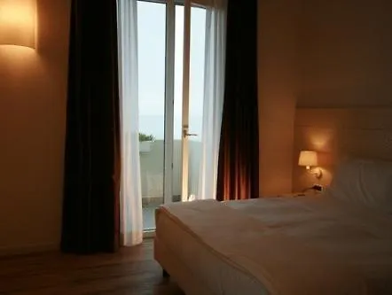 Universal Σενιγκάλια